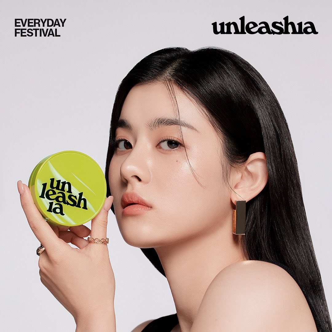 Unleashia - Satin Wear Healthy-Green Cushion