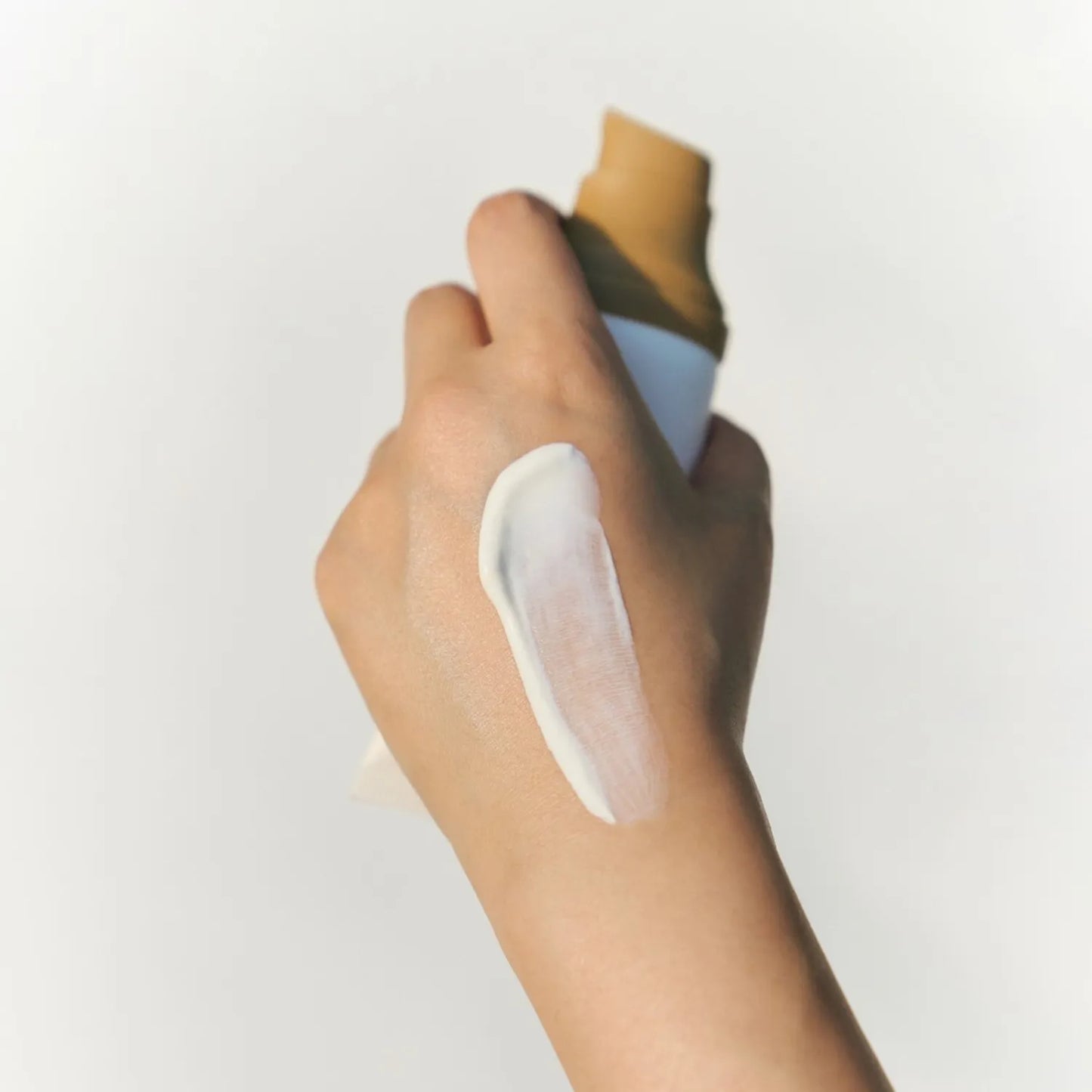 SKIN1004 - Madagascar Centella Air Fit Suncream Light