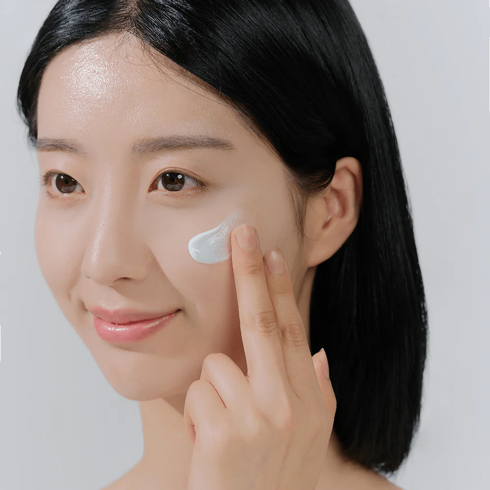 SKIN1004 - Madagascar Centella Hyalu-Cica Water-Fit Sun Serum [50ml]